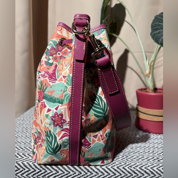 Disney x Dooney & Bourke Lion King 30th Anniversary Bucket Bag - Like New! - Picture 8 of 16